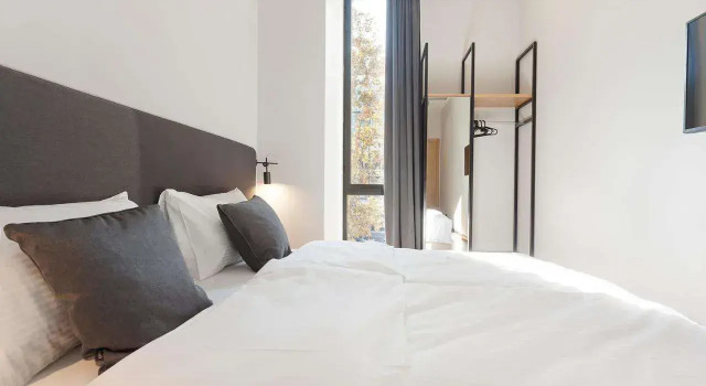 Kombinat Rooms City Center, Rezerwuj Hotel Hotele w Vojvodina z parkingiem, Parking