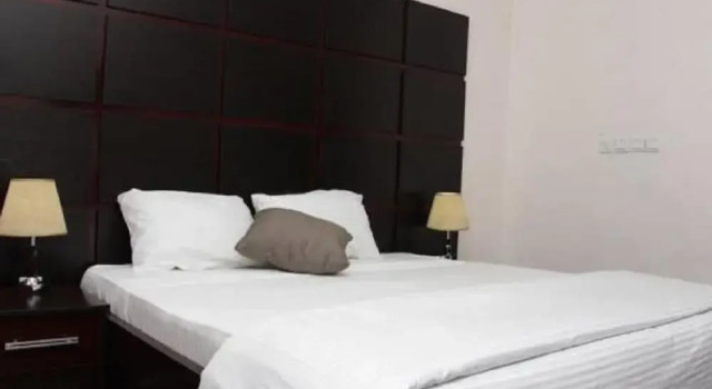 Crest Hotel, Rezerwuj Hotel Jos 
