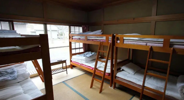 Кровать в общем номере (женский номер) Towadako Backpackers