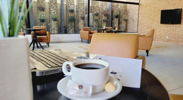 Pinda Palace Hotel, Забронировать Отель Отели Пиндамоньянгаба с завтраком, Завтраки
