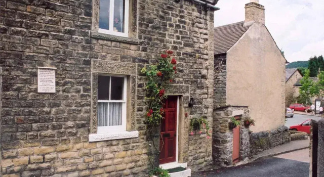 Traditional 2 Bedroom Cottage in Eyam, Hope Valley, Buchen Sie Ferienhaus Eyam Derbyshire