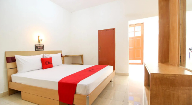 Номер Standard RedDoorz at Hotel Raditia Graha Yogyakarta