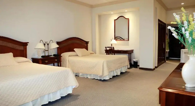 Четырёхместный номер Superior Hotel Los Parrales