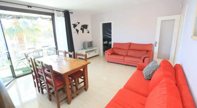 Apartamento Tranquila Para 6 Personas en Cambrils, Забронировать Апартаменты/квартира Отели El Baix Camp с бассейном, Бассейн