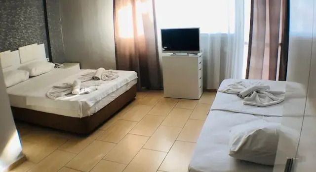 Трёхместный номер Standard с балконом Altinyaz Hotel