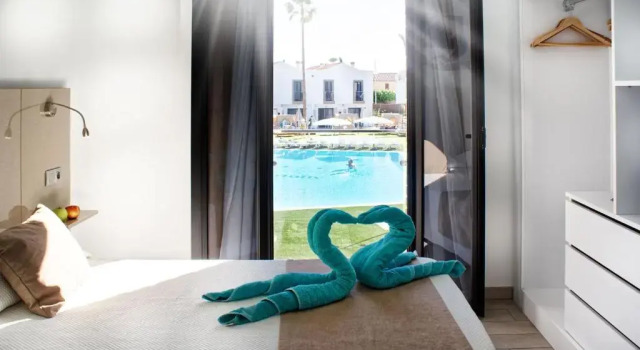 Бунгало с видом на бассейн FBC Fortuny Resort