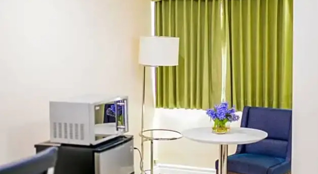 Полулюкс The Knutsford Court Hotel