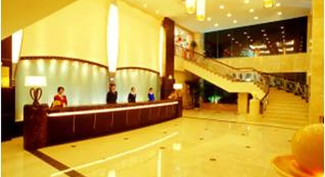 Tourist Hotel, Забронировать Отель Отели Чжухай с парковкой, рядом с Zhuhai Fishing Girl Statue, Парковка