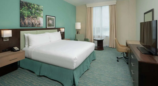 Номер Standard DoubleTree by Hilton Miami Doral