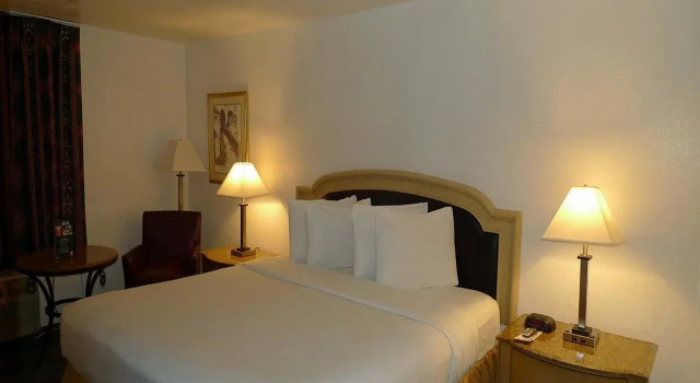 Airport Inn Hotel