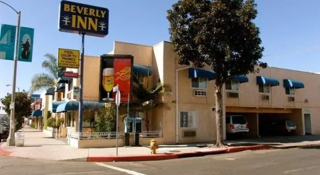Четырёхместный номер Standard Beverly Inn