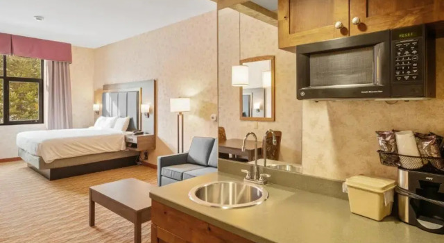 Номер Standard с видом на горы The Lodge at Big Sky