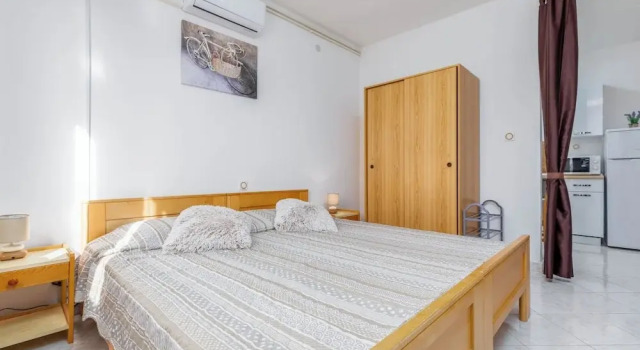 Lovely Relaxing Studio With Terrace, Prenota Appartamento Valbandon Istria