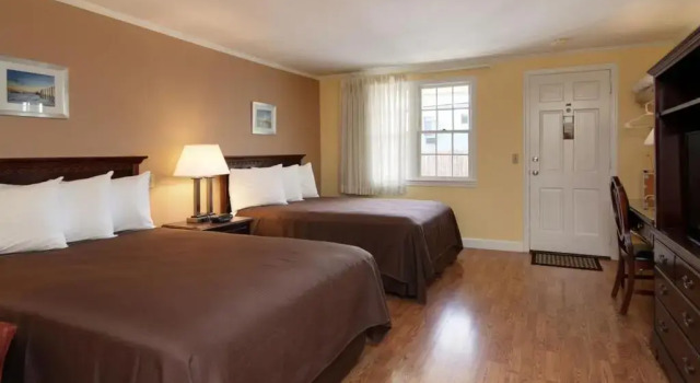 Четырёхместный номер Standard Cape Cod Harbor House Inn