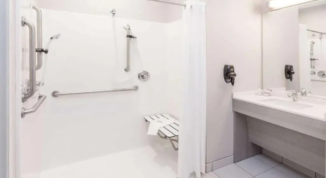 Номер Superior Microtel Inn & Suites by Wyndham West Fargo Near Medical Center