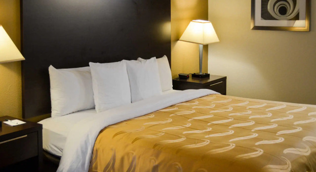 Номер Standard Quality Inn near Six Flags Discovery Kingdom-Napa Valley