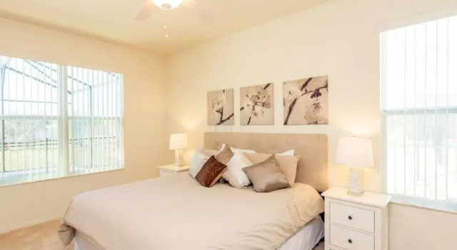 4 Bedrooms Vacation Home by RedAwning, Book Hotel Kissimmee Kissimmee