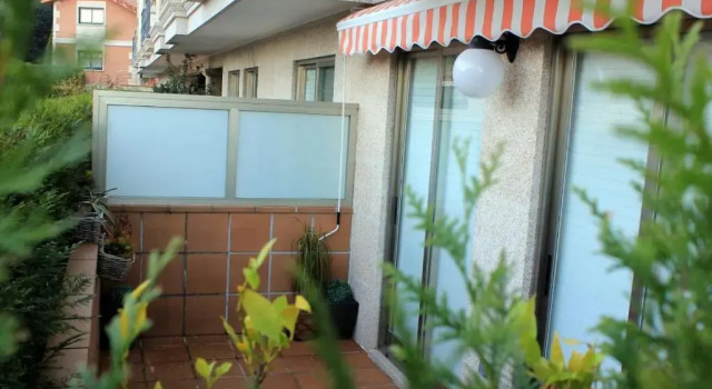 Апартаменты Apartamento con Terraza y Piscina, Baiona