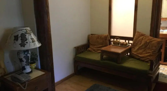 Lijiang Bird&Fish Inn, Забронировать Отель Лицзян Юньнань, рядом с Улица Сквер-стрит Древнего города Даянь