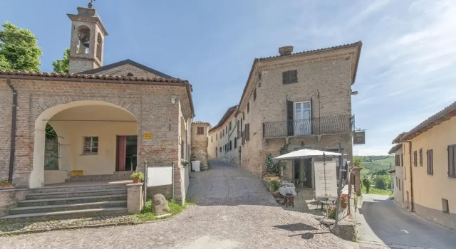 Amazing Home in Castagnole Delle Lanze With 2 Bedrooms and Wifi