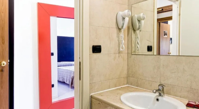 Трёхместный номер Standard с балконом Hotel Colucci