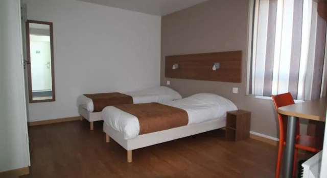 Трёхместный номер Standard Fasthotel Tours Sud