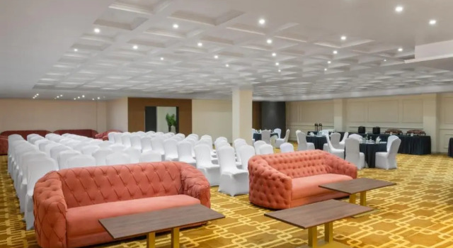 Clarks Inn Basti, Забронировать Отель Басти штат Уттар-Прадеш