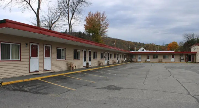Четырёхместный номер Standard Claremont Motor Lodge