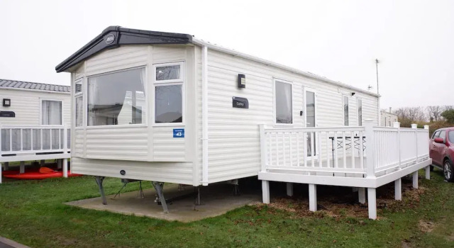 Excellent Caravan 4 Birth Sleeps 6 Tranquil Site, Boek Vakantiehuis Hotels in Merseyside met zwembad, Zwembad