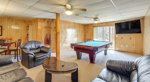 Коттедж 2 Mi to Dtwn Ellijay! Outdoorsy Escape w/ Hot Tub