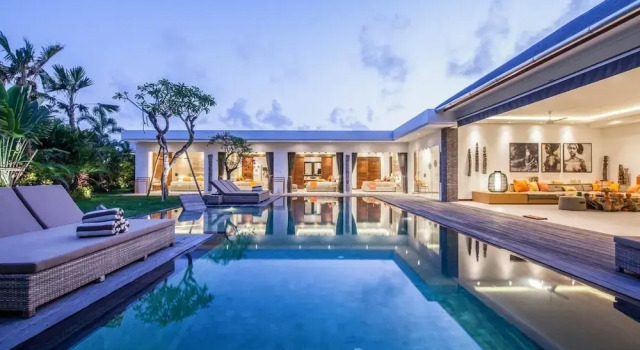 Splendid 6BR Villa, Just 400m to Finns Beach, Rezervovat Vila Chaty v Bali, Chalupa
