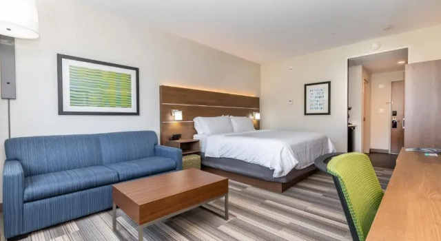 Двухместный люкс Holiday Inn Express & Suites - Chilliwack East an IHG Hotel