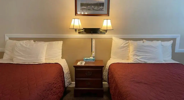 Четырёхместный номер Standard Bucksport Inn