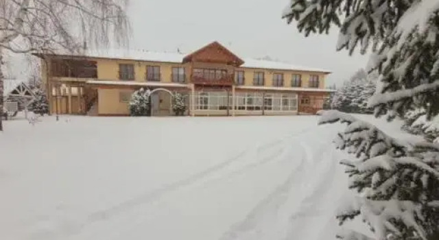 Górska Dolina, Забронировать Отель Строне-Слёнске 