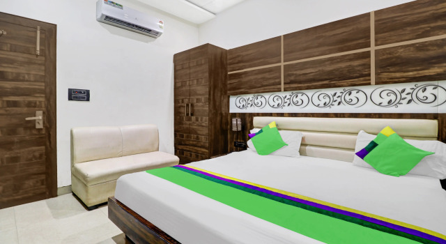 Номер Deluxe Itsy Hotels Anjali Mahal 500, Mtrs From Mathura Railway Station