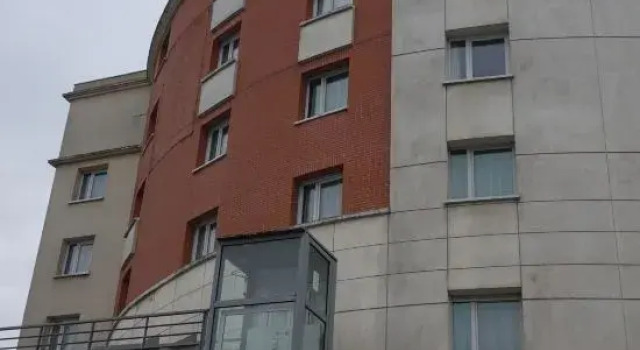 Studio 106, Between City and River