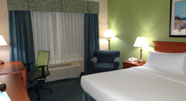 Holiday Inn Express Hotel & Suites Salisbury - Delmar, Rezerwuj Hotel Salisbury Maryland