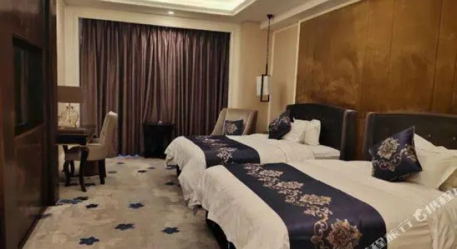 Jinhu Hotel, Varaa Hotelli Hotellit Sichuan pysäköinnillä, Pysäköinti