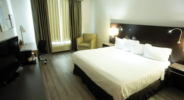 Двухместный номер Standard Country Inn & Suites by Radisson, Harrisburg West Mechanicsburg