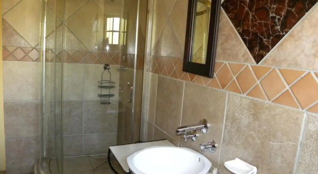 Двухместный номер Deluxe с балконом Thatch Haven Guesthouse