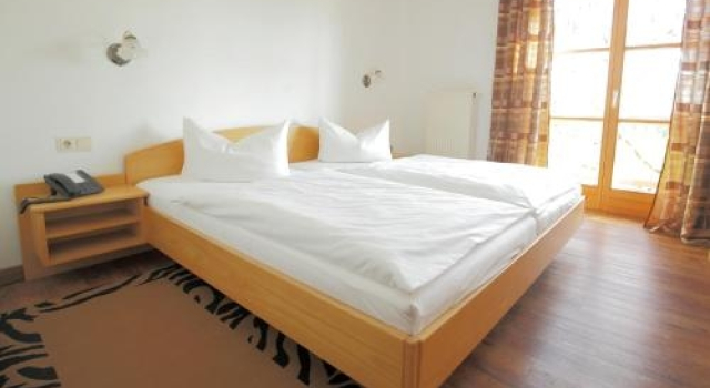 Gasthaus - Hotel Alt Fürstätt, Book Hotel Hotels in Chiemgau with Parking, Parking