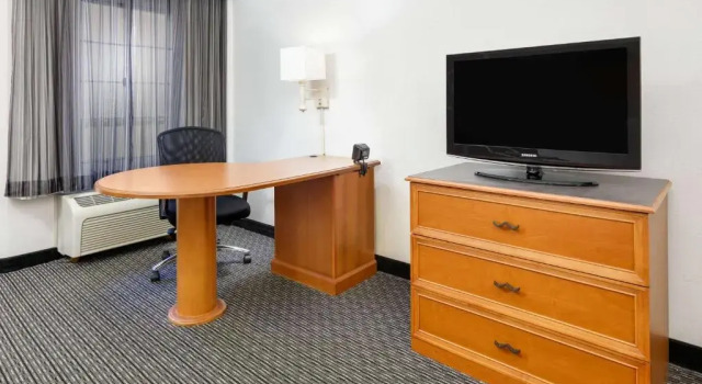 Двухместный люкс La Quinta by Wyndham Dallas - Addison Galleria