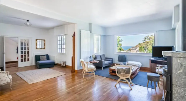 Коттедж Entre mer et foret, grande maison familiale a 230m de la plage de Jospinet