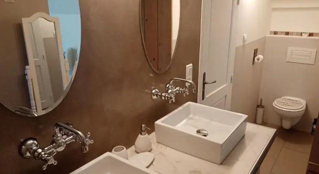 Au Coeur du Luberon, Book Hostel / Vandrerhjem Hostels i Cavaillon, Hostel / Vandrerhjem