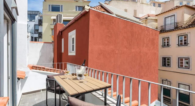 Апартаменты с балконом Ama Apartments