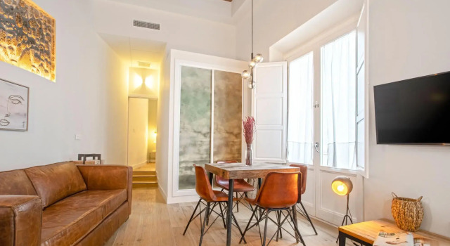 Bright & chic apartment in the heart of Cadiz. Plaza de España V