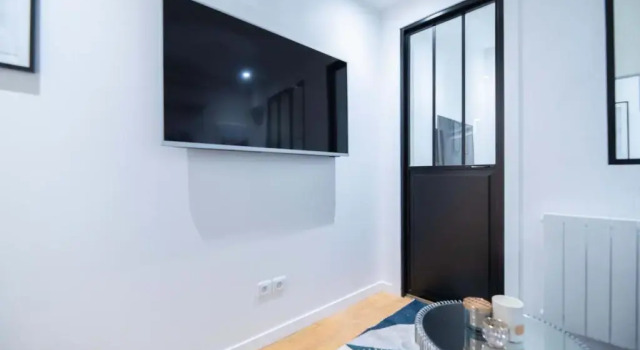 Beautiful Apartment in Marais - With AC, Забронировать Апартаменты/квартира Париж Иль-де-Франс, рядом с Станция метро Rambuteau