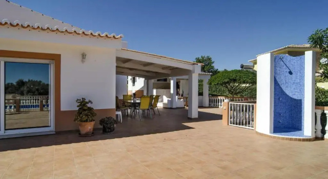 Коттедж с 3 комнатами 609 Villa Mariposa