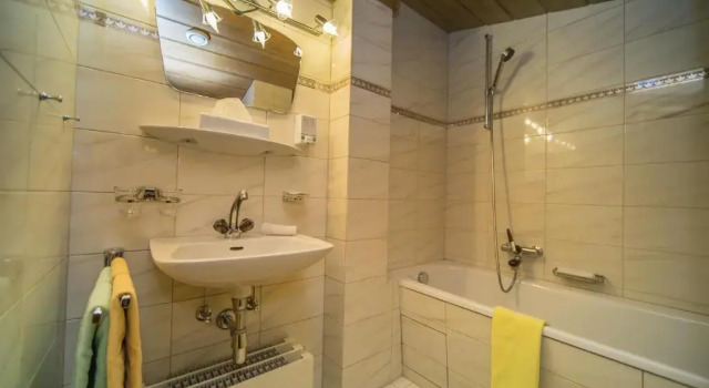 Трёхместный номер Standard с балконом Hotel Cresta