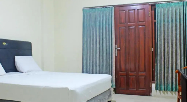 Люкс Deluxe Collection O 91517 Hotel Gajah Mada Soe